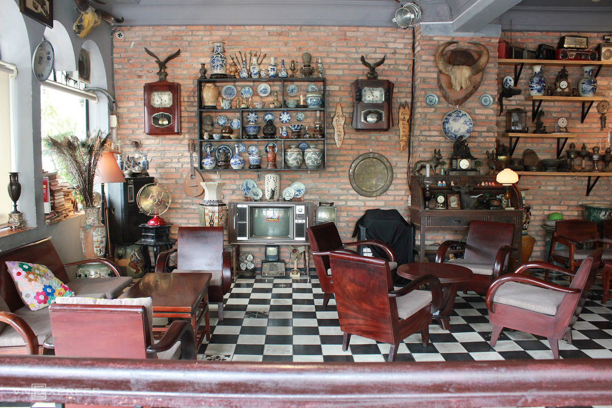 Video: Back in time at coffee shop in Vietnam’s southern metropolis